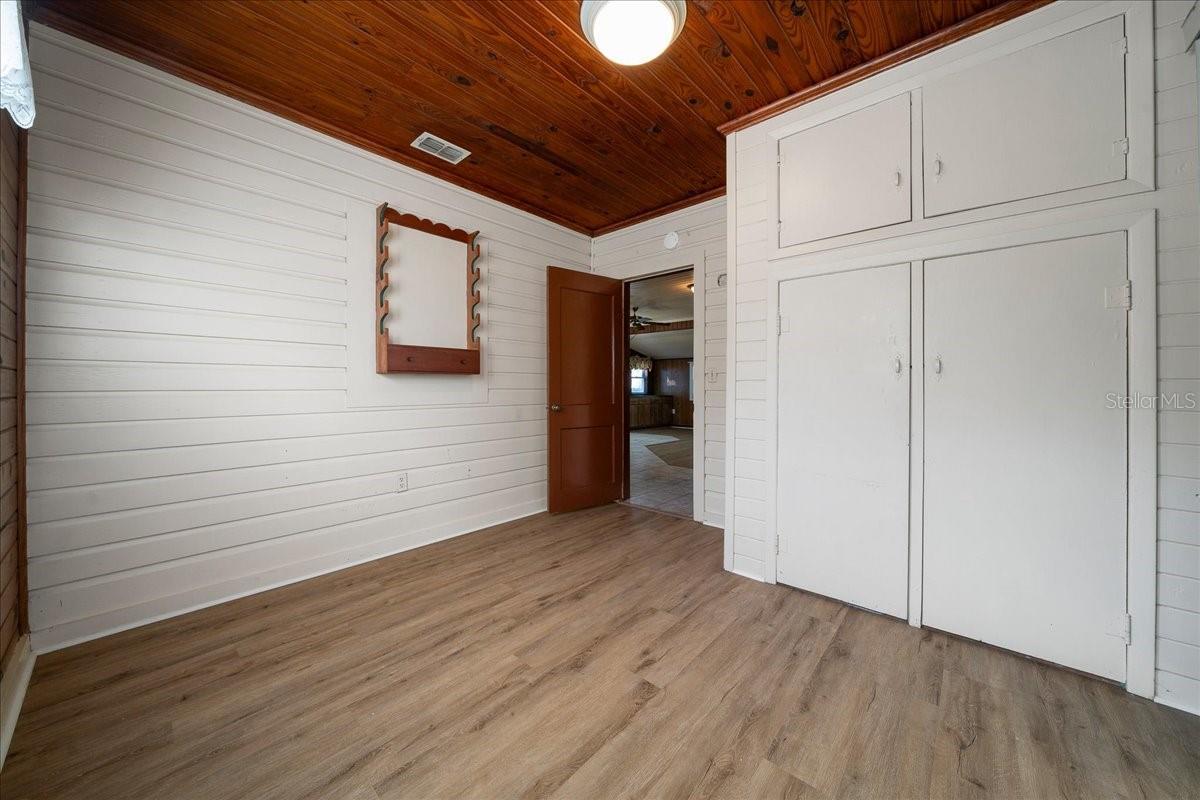 Image 20 of 45 For 618 21st Street