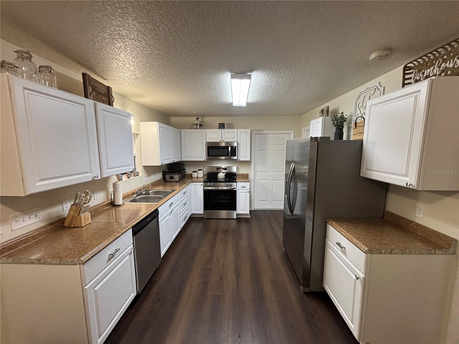 Image 7 of 36 For 8121 County Road 243b