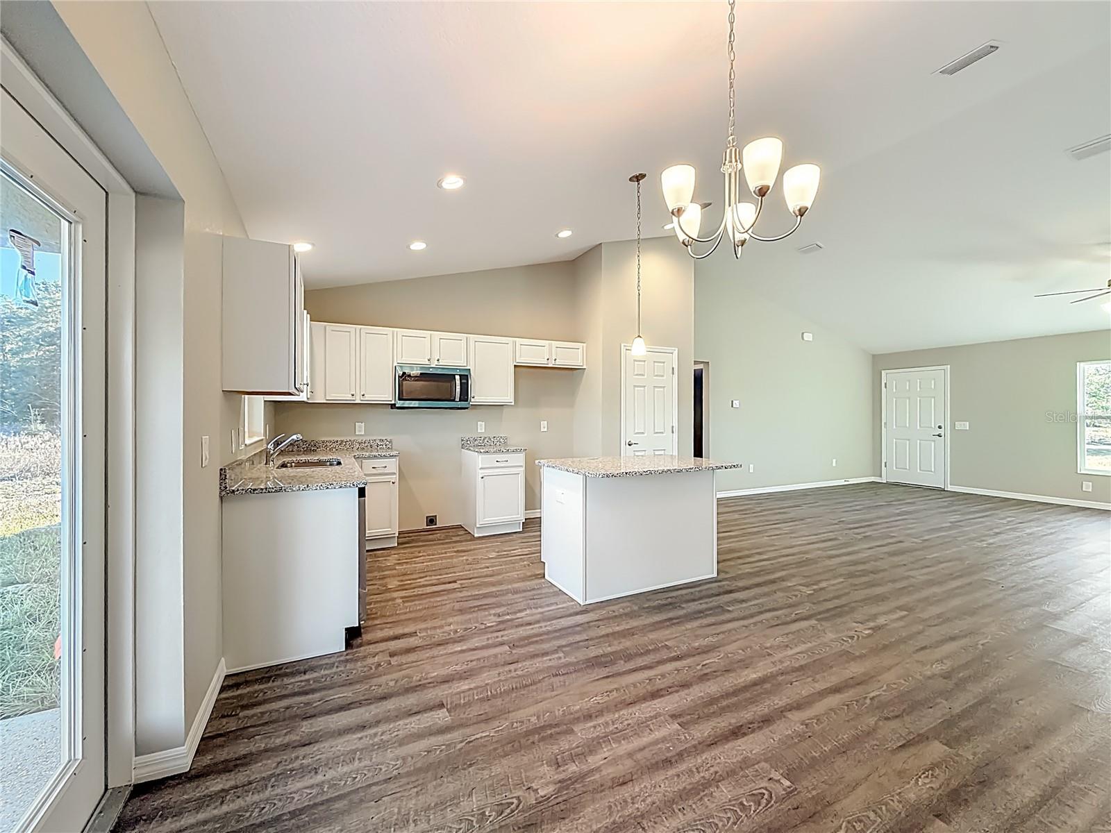 Image 12 of 39 For 14805 32nd Place