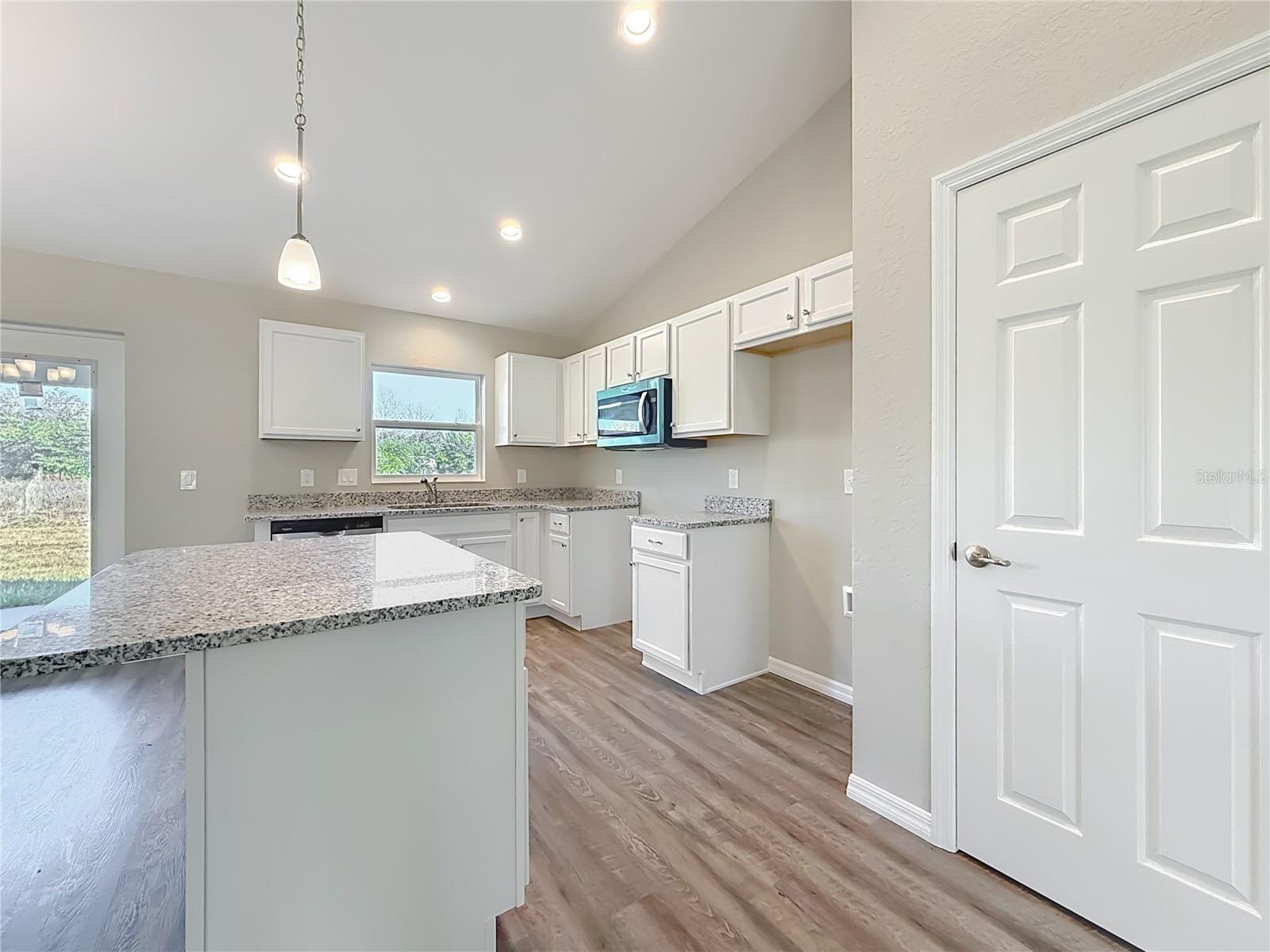 Image 7 of 39 For 14805 32nd Place