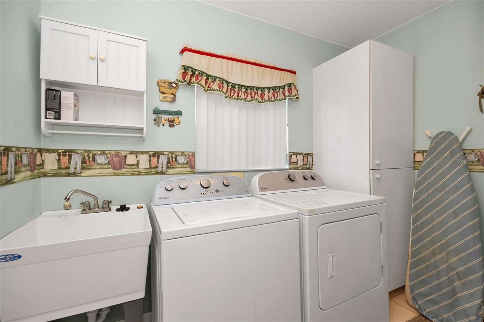 Image 20 of 27 For 9921 138th Loop