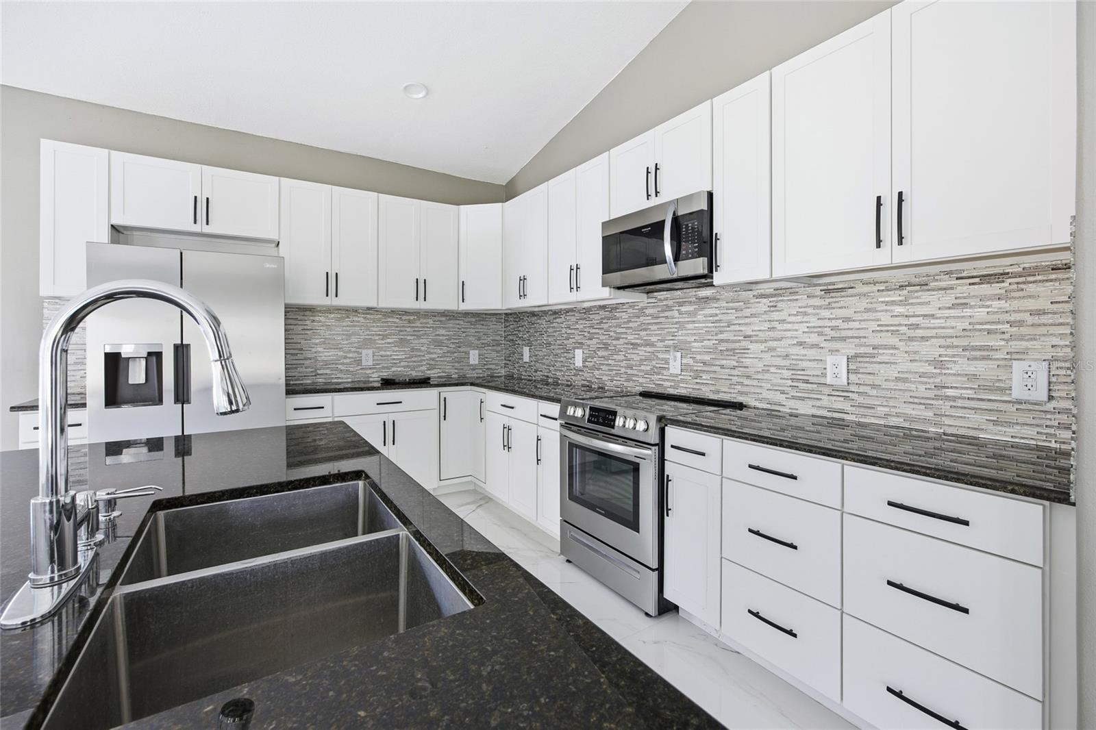 Image 12 of 39 For 14550 61st Court