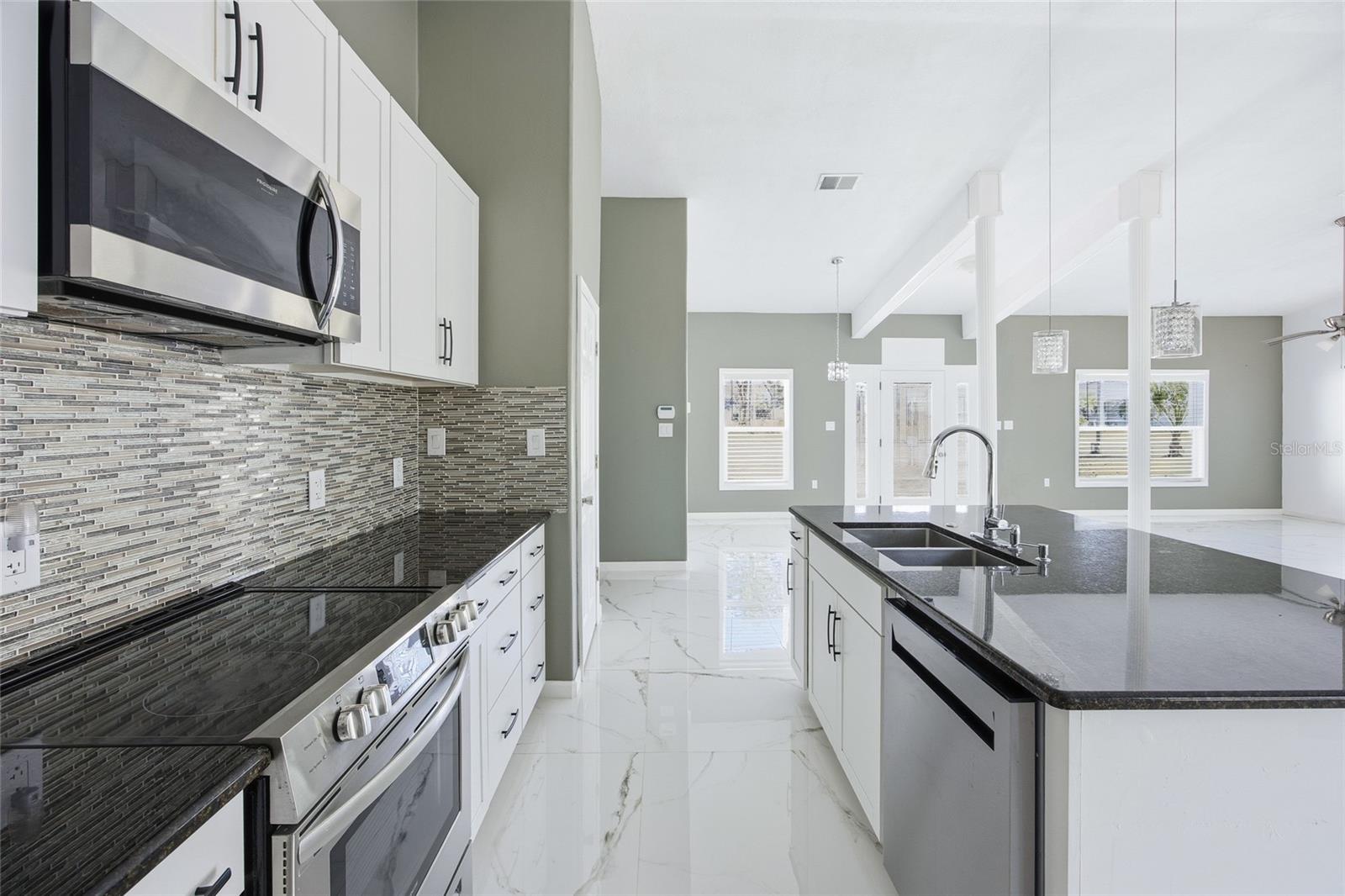 Image 13 of 39 For 14550 61st Court