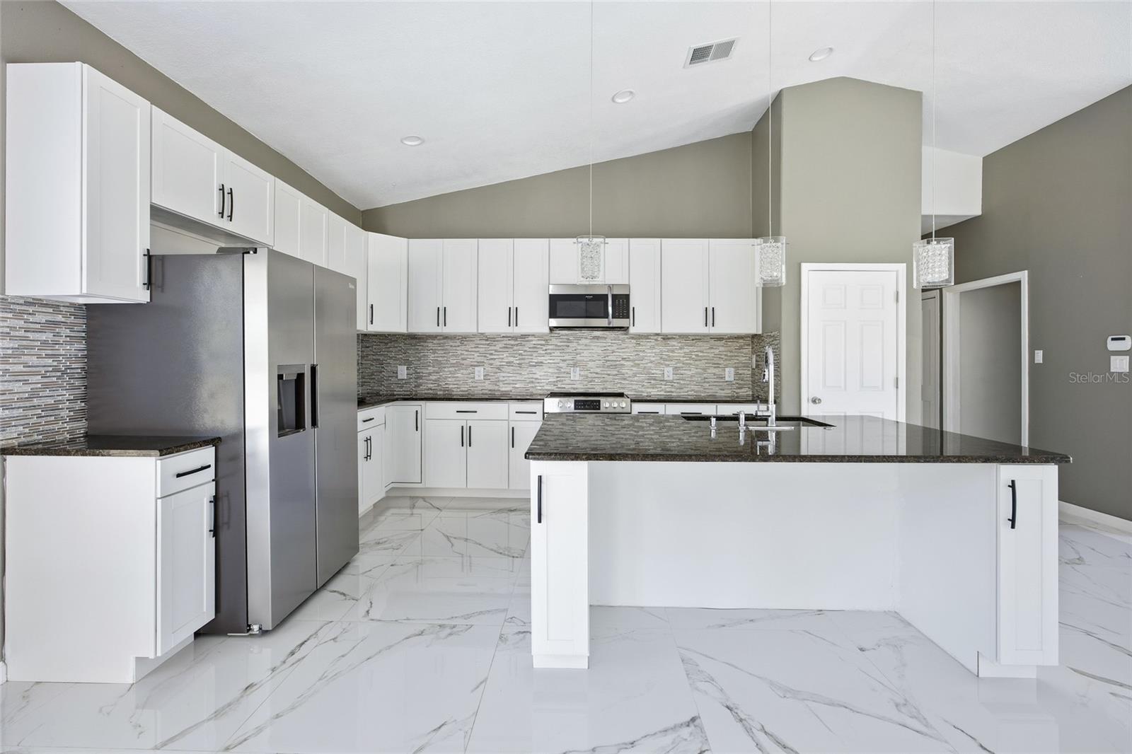 Image 15 of 39 For 14550 61st Court