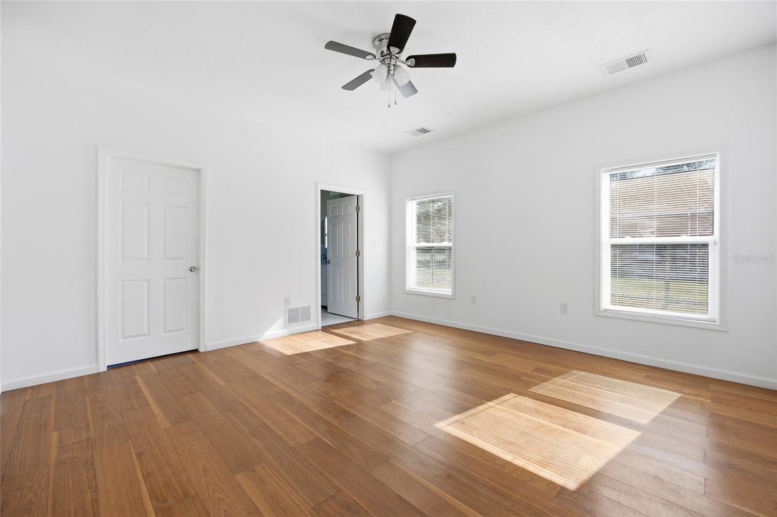 Image 21 of 39 For 14550 61st Court