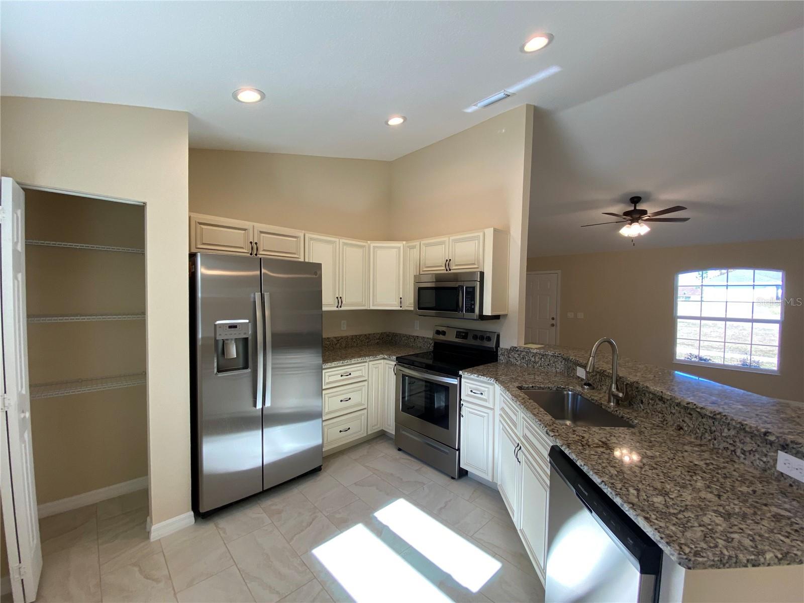 Image 6 of 28 For 572 Marion Oaks Trail