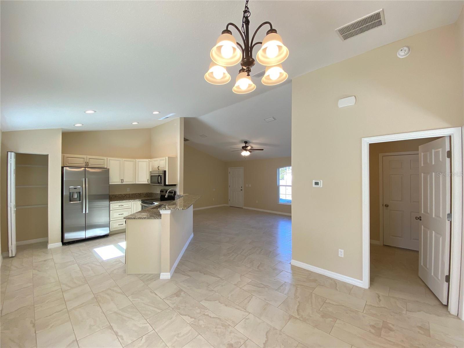 Image 7 of 28 For 572 Marion Oaks Trail