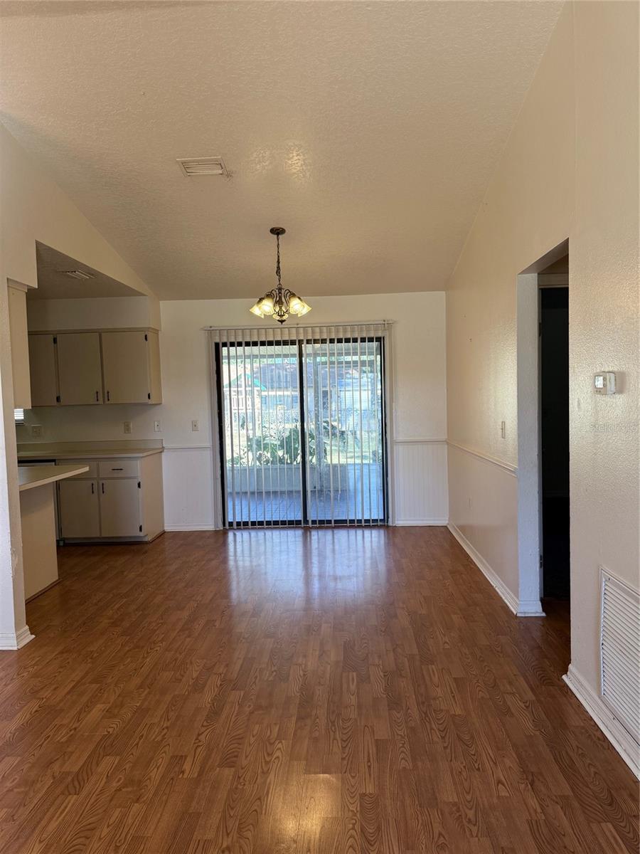 Image 4 of 9 For 3401 42 Place