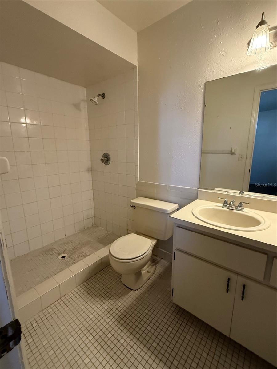 Image 6 of 9 For 3401 42 Place