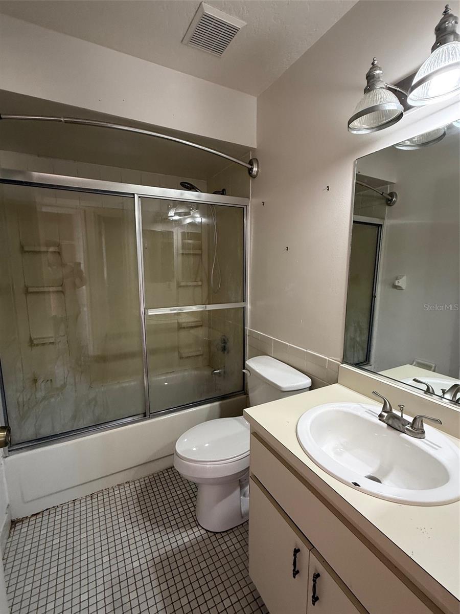 Image 8 of 9 For 3401 42 Place