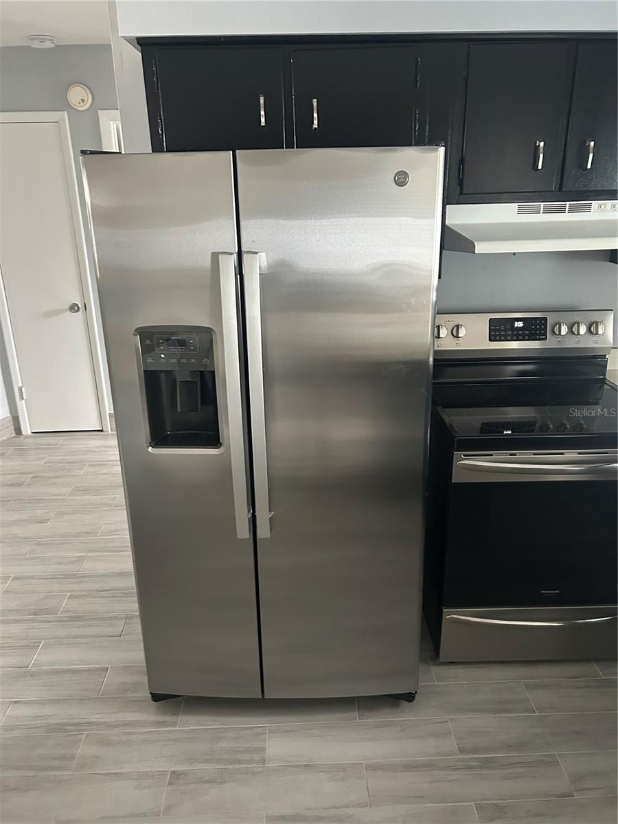 Image 11 of 27 For 21570 Raintree Street