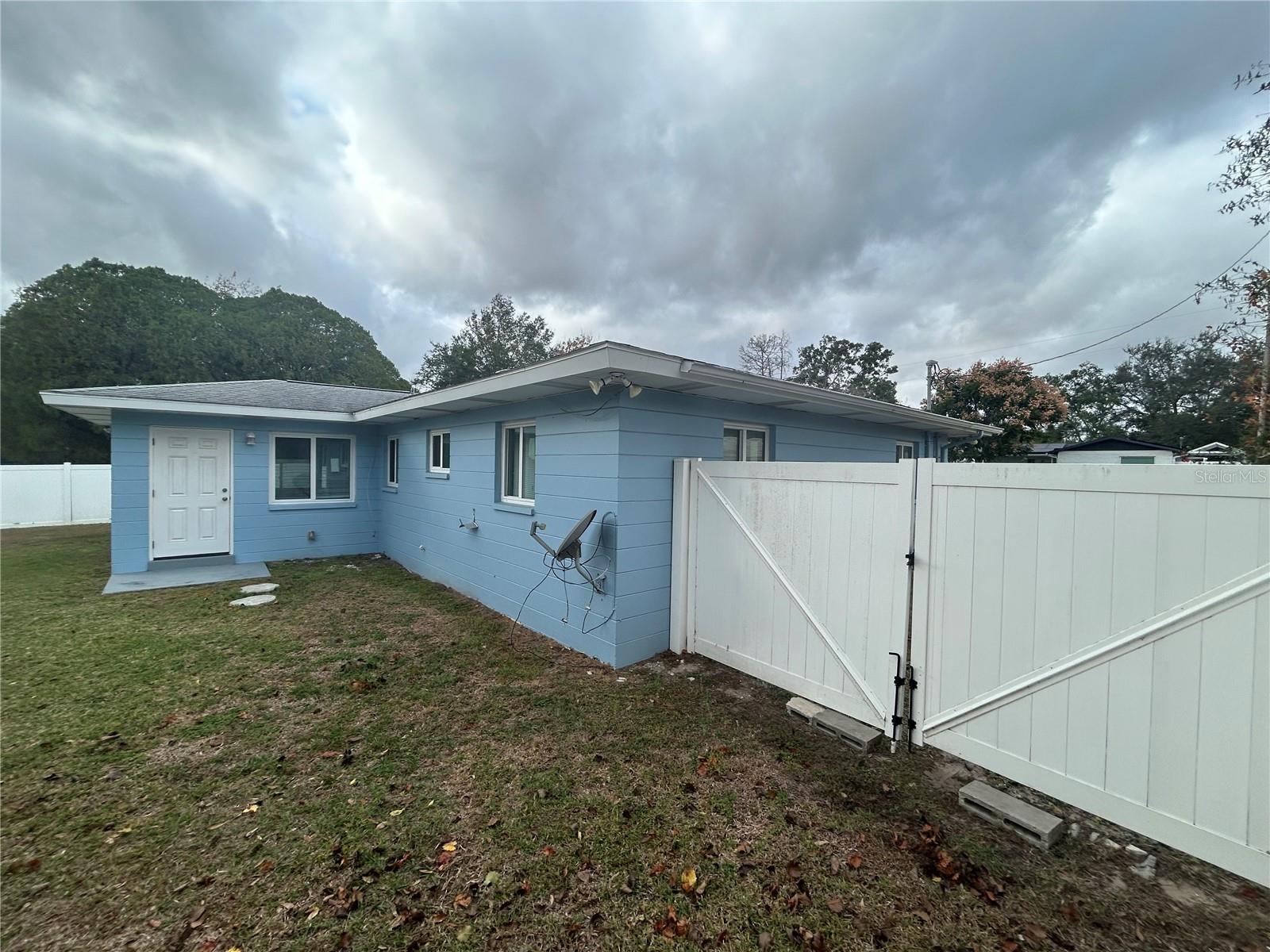 Image 26 of 27 For 21570 Raintree Street