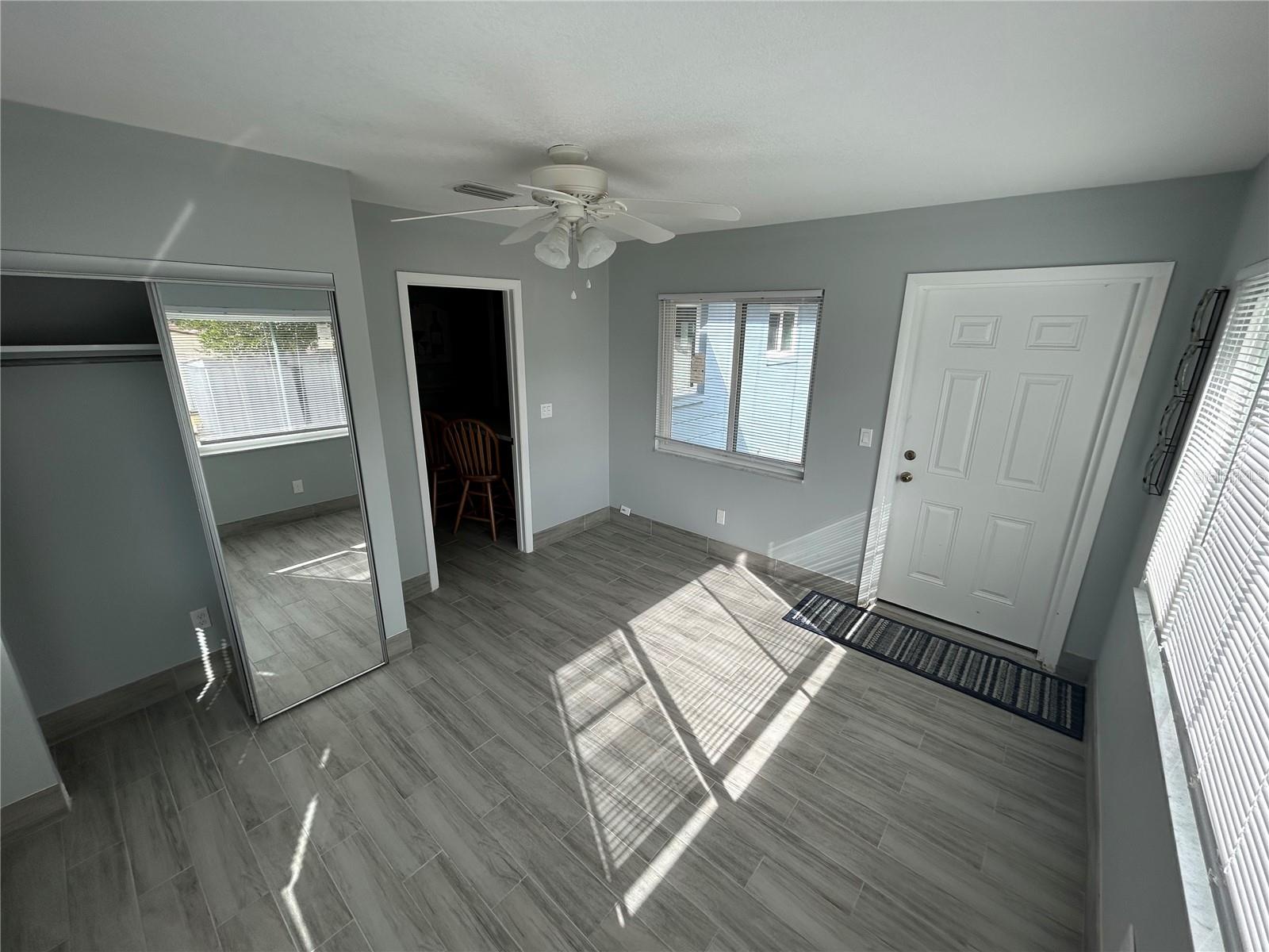 Image 4 of 27 For 21570 Raintree Street