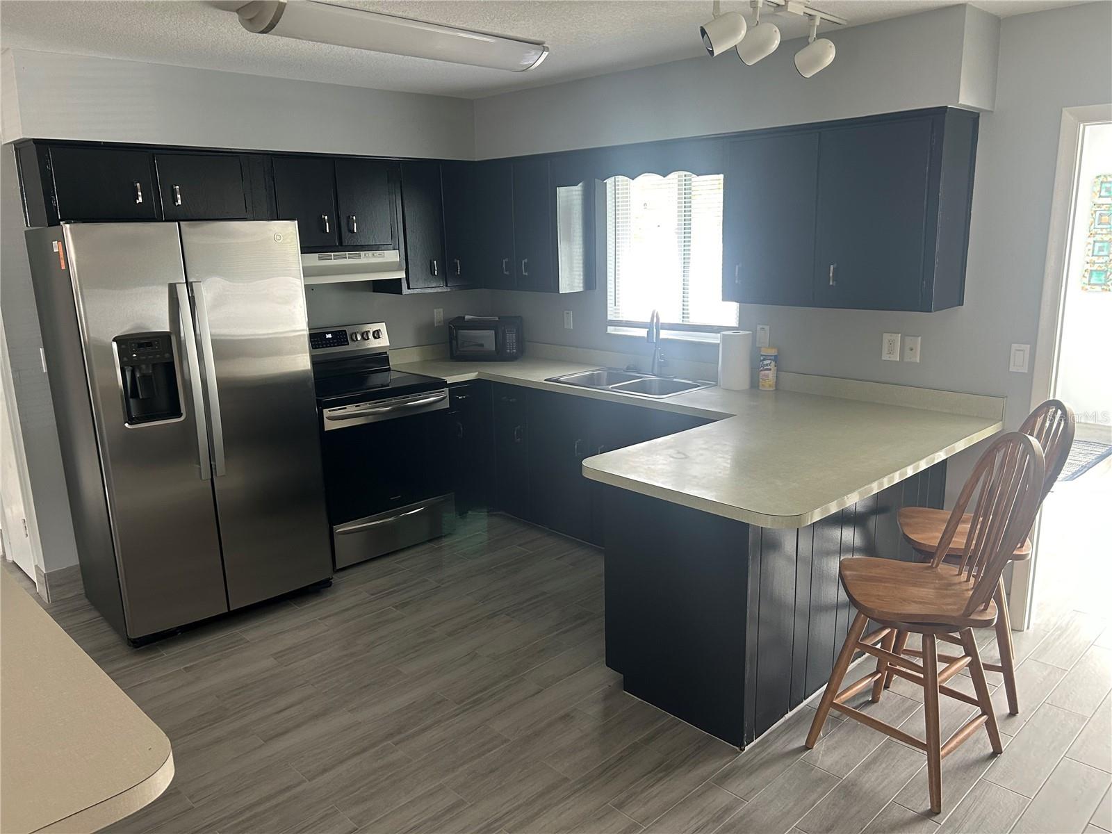 Image 8 of 27 For 21570 Raintree Street