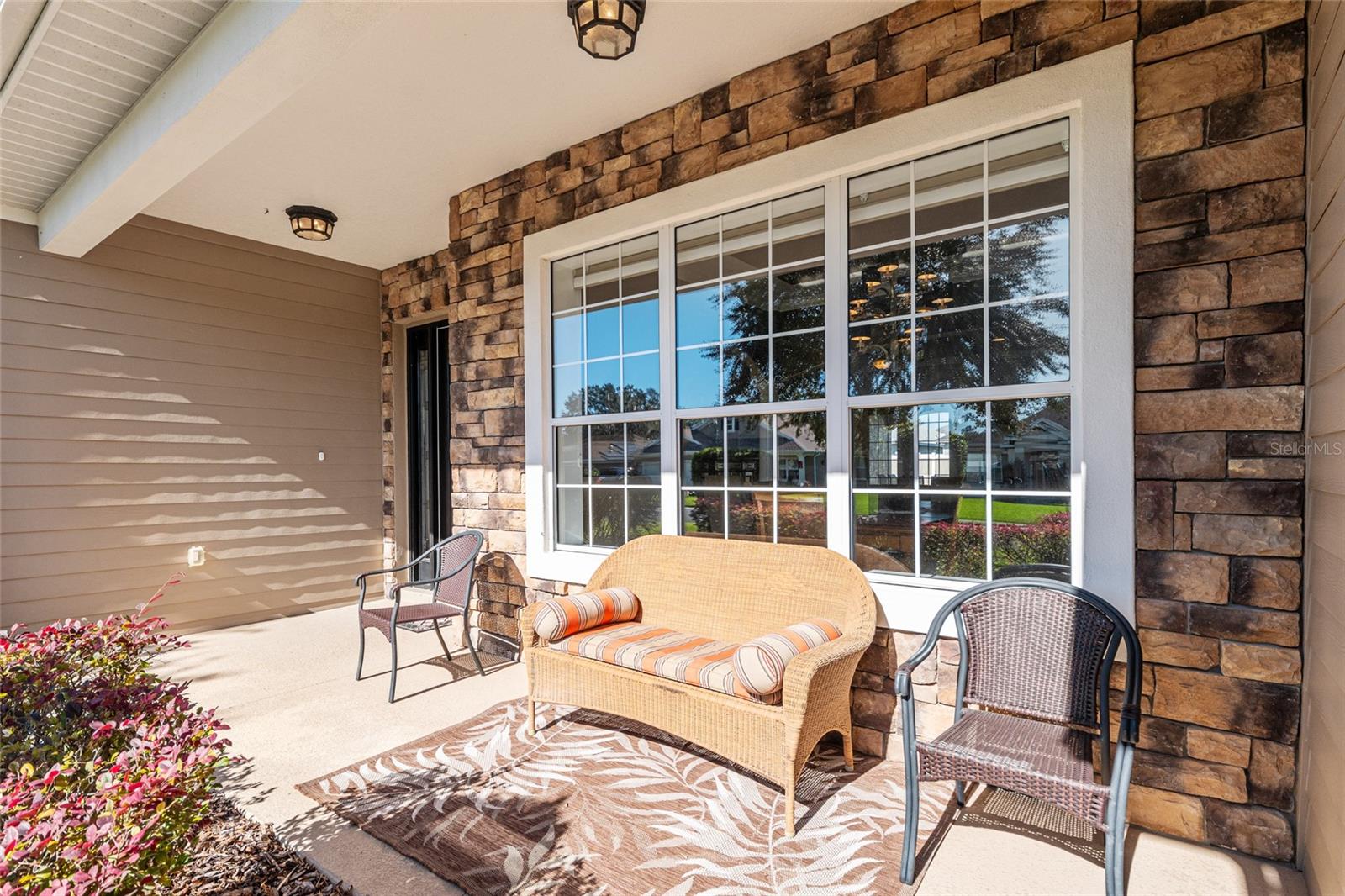 Image 11 of 88 For 1095 45th Place