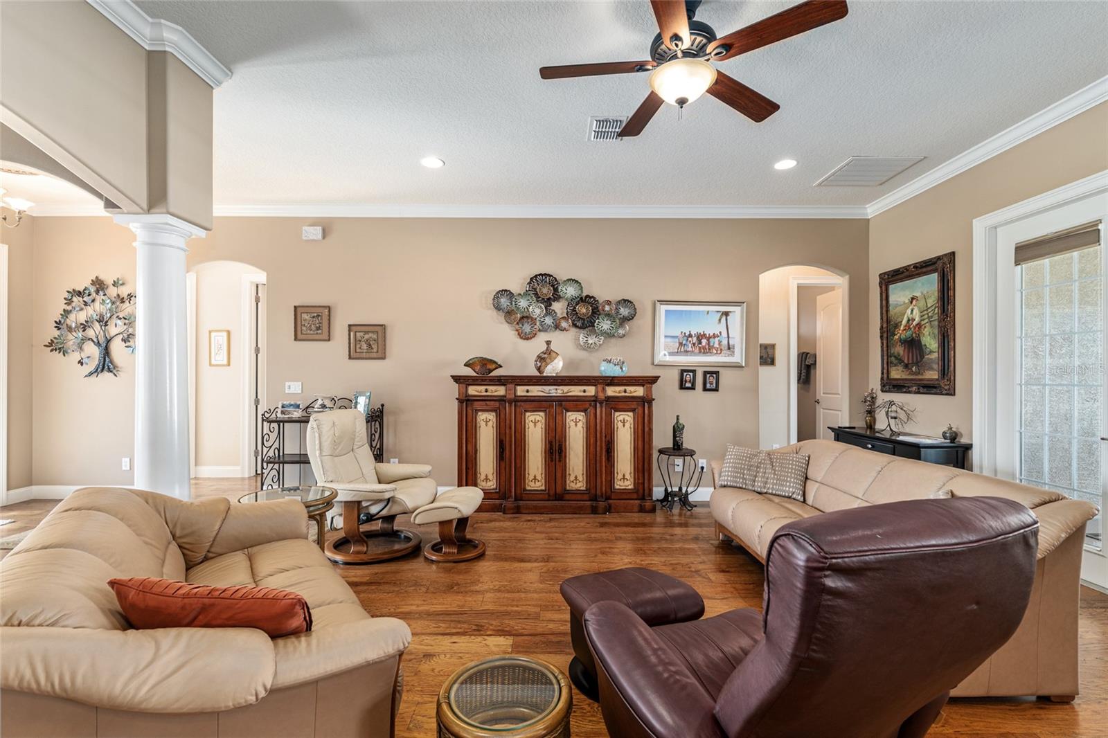 Image 17 of 88 For 1095 45th Place