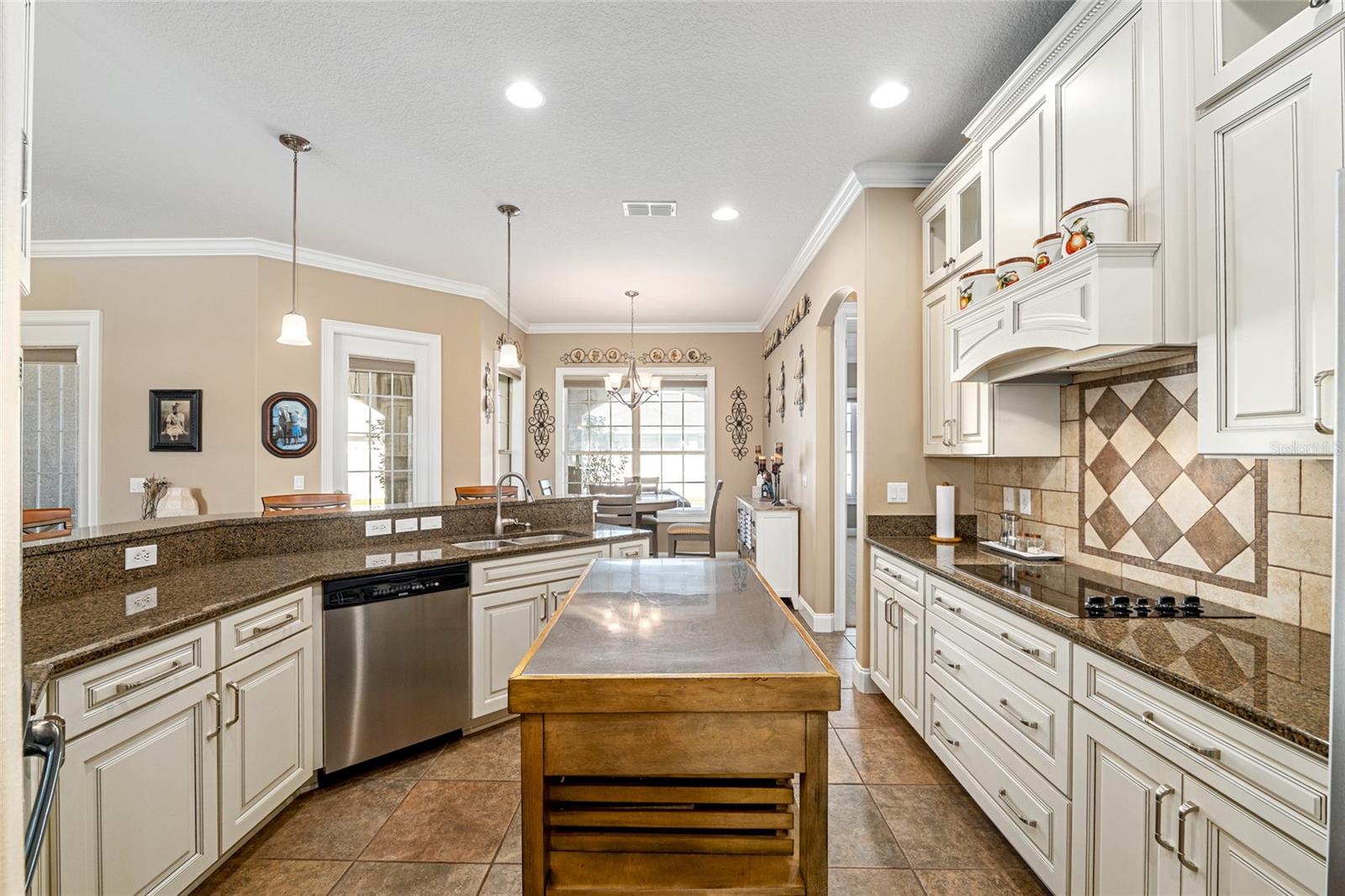 Image 27 of 88 For 1095 45th Place