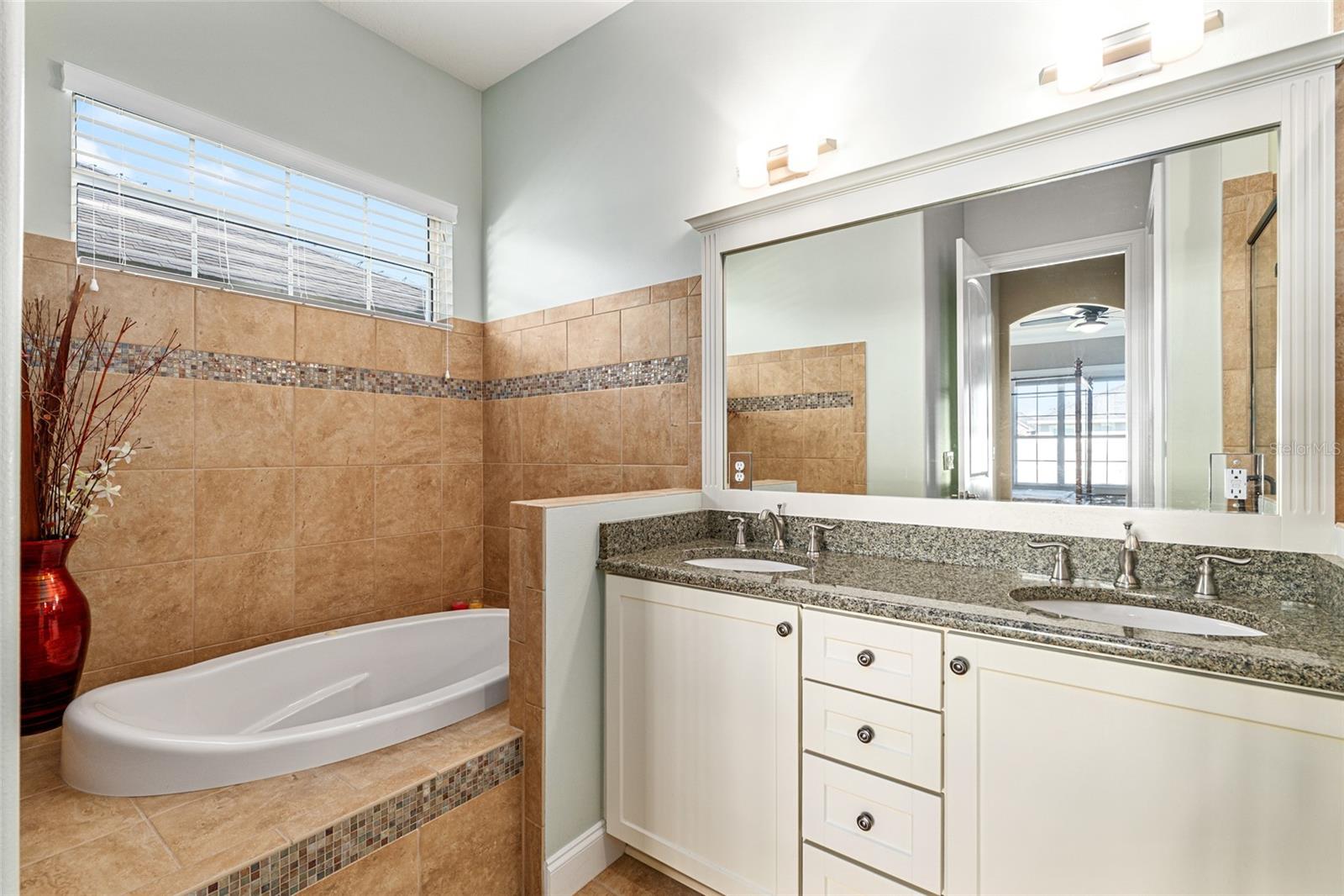 Image 43 of 88 For 1095 45th Place