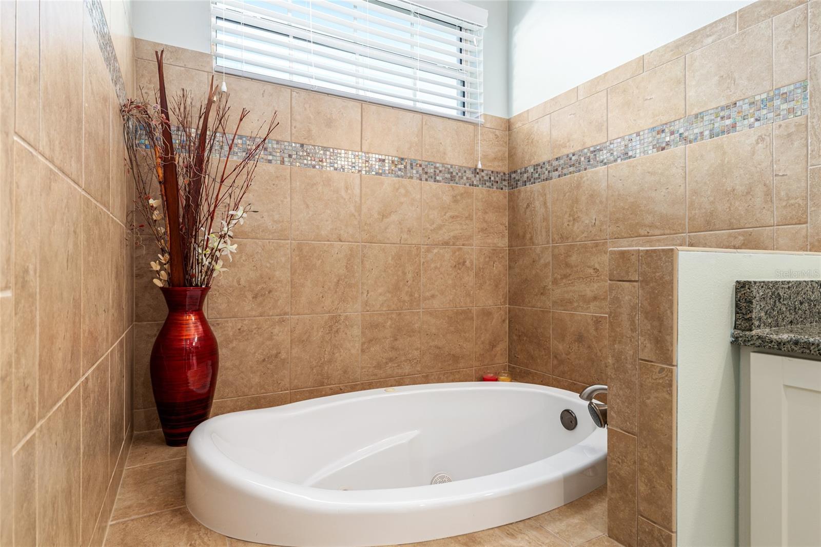 Image 44 of 88 For 1095 45th Place