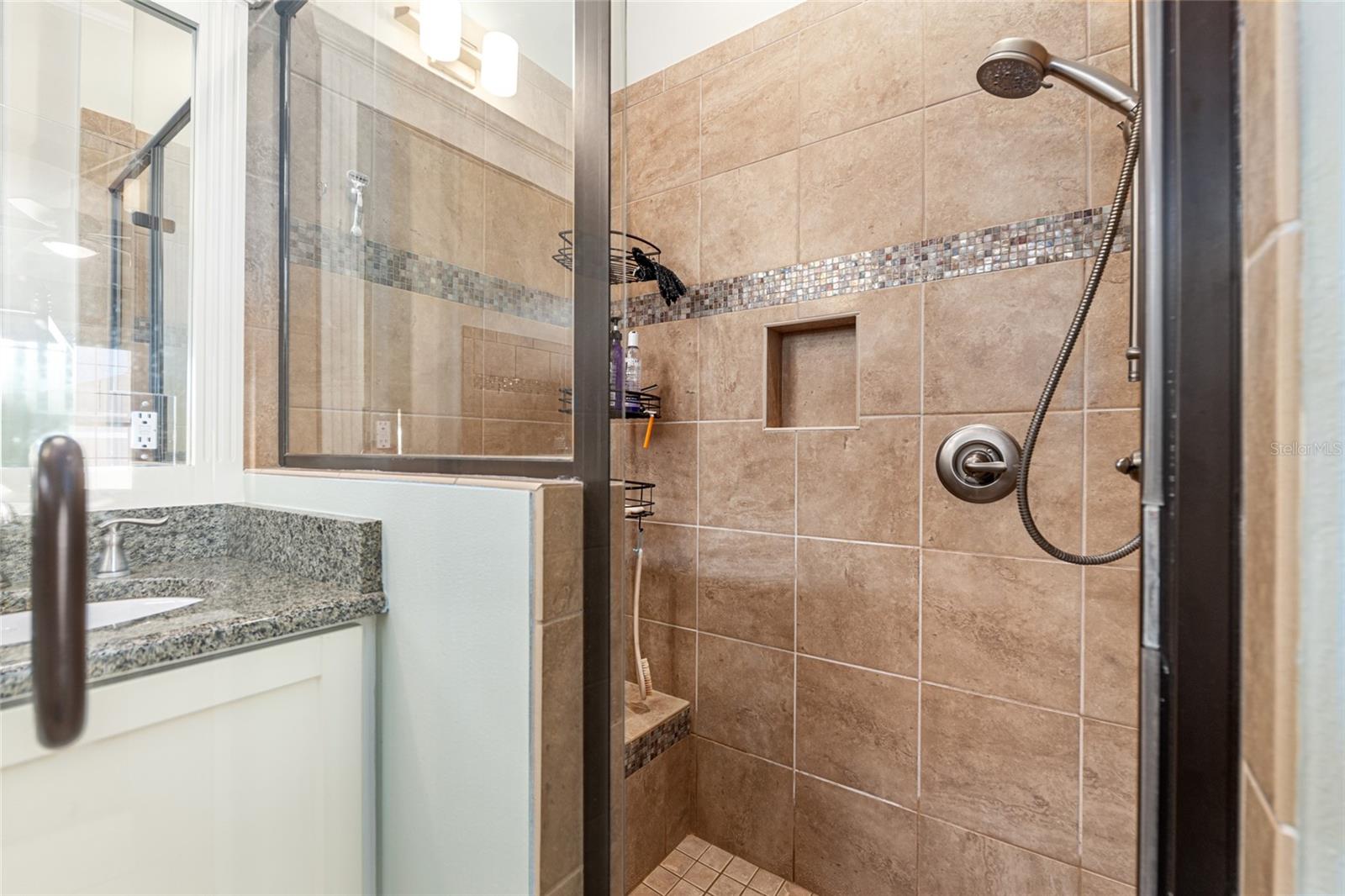 Image 46 of 88 For 1095 45th Place