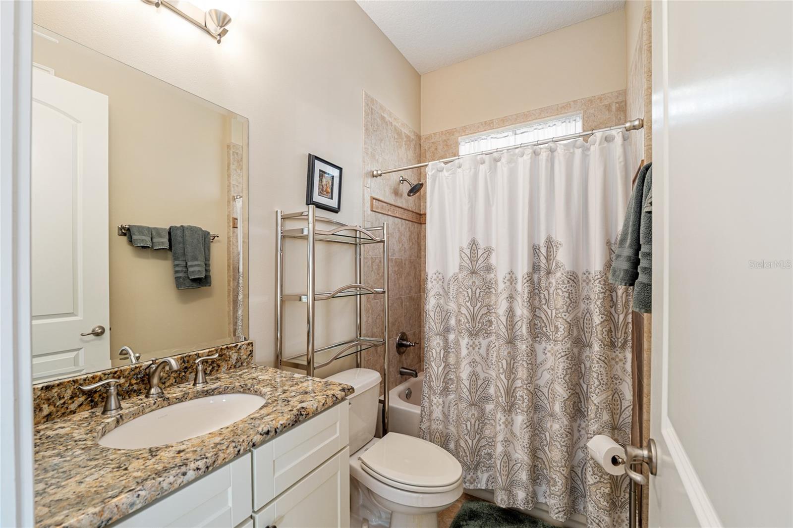 Image 49 of 88 For 1095 45th Place