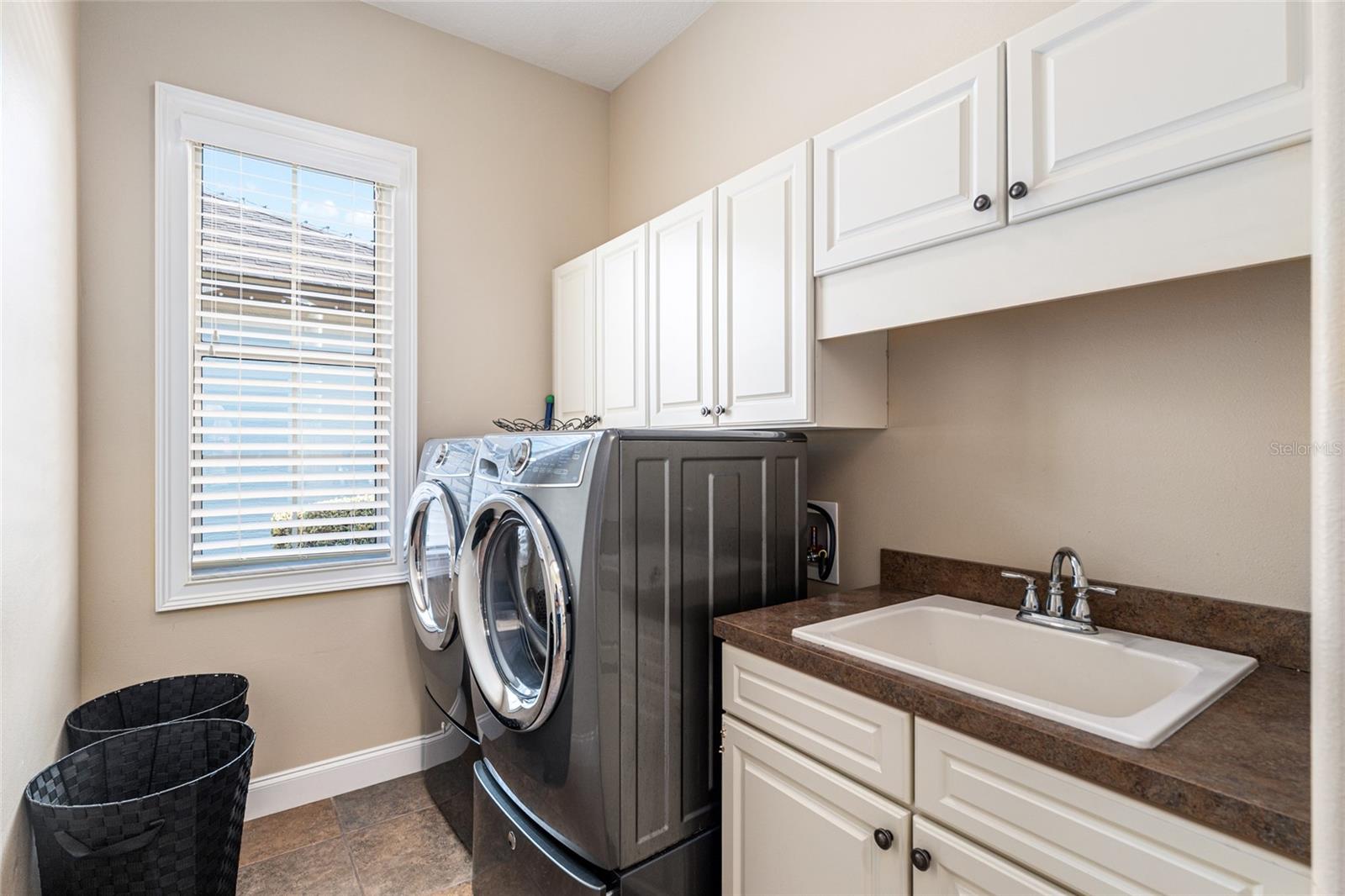 Image 59 of 88 For 1095 45th Place