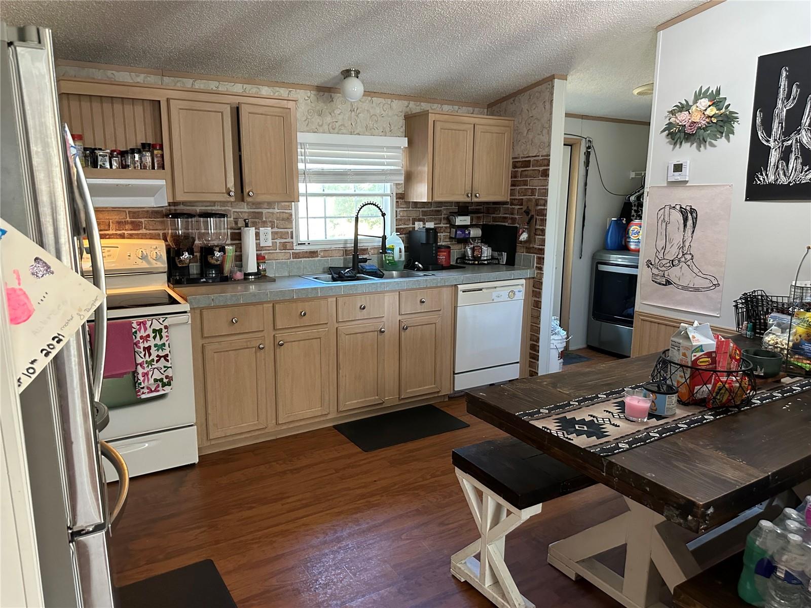 Image 5 of 13 For 640 10th Street