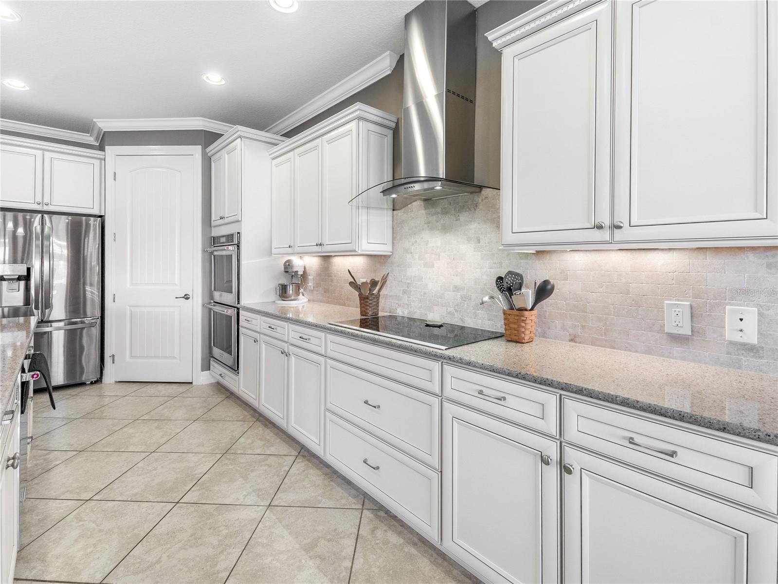 Image 10 of 76 For 6648 95th Circle