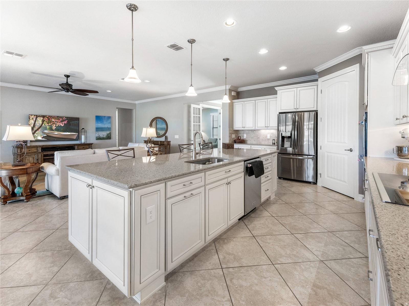 Image 11 of 76 For 6648 95th Circle