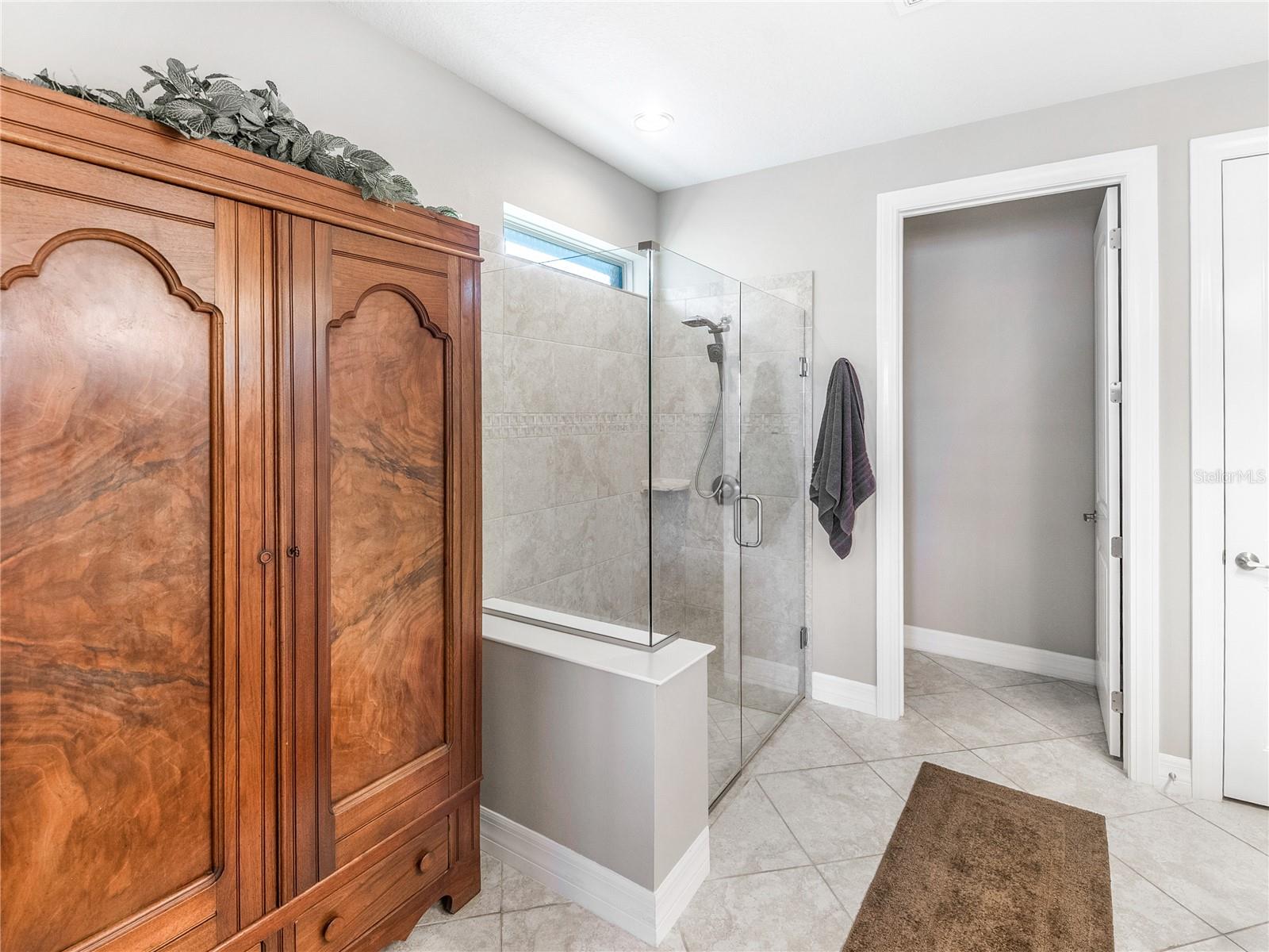 Image 28 of 76 For 6648 95th Circle