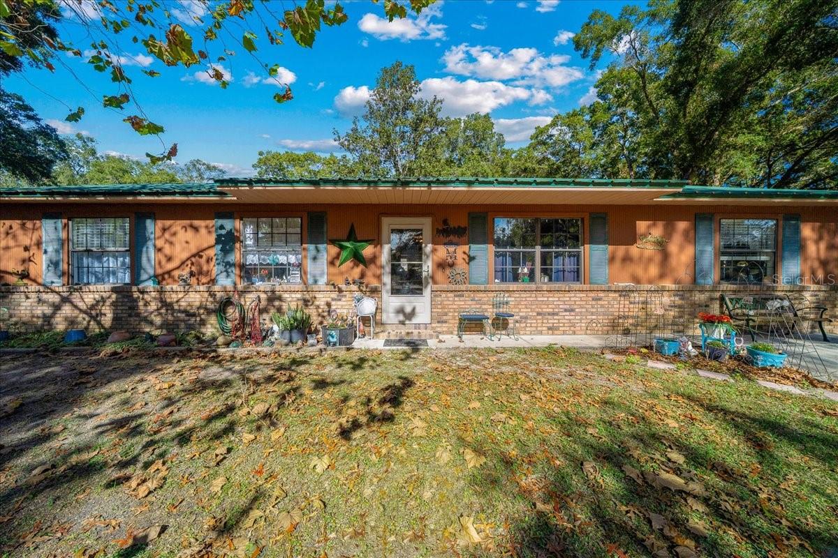 Image 11 of 70 For 7025 5th Lane