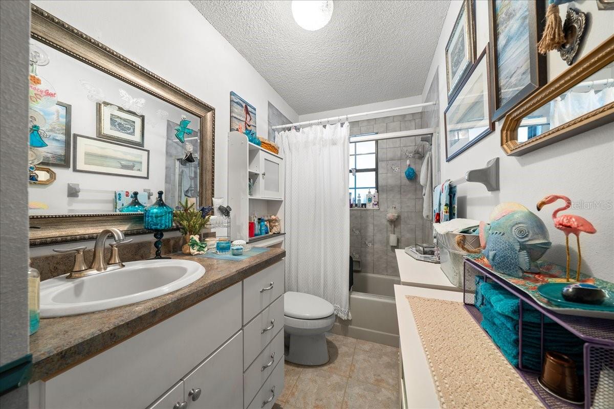 Image 62 of 70 For 7025 5th Lane