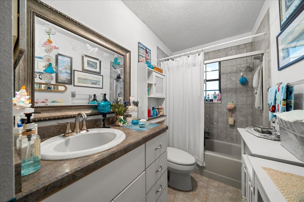 Image 63 of 70 For 7025 5th Lane