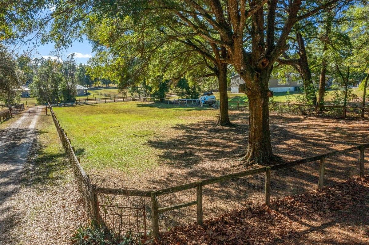 Image 9 of 70 For 7025 5th Lane