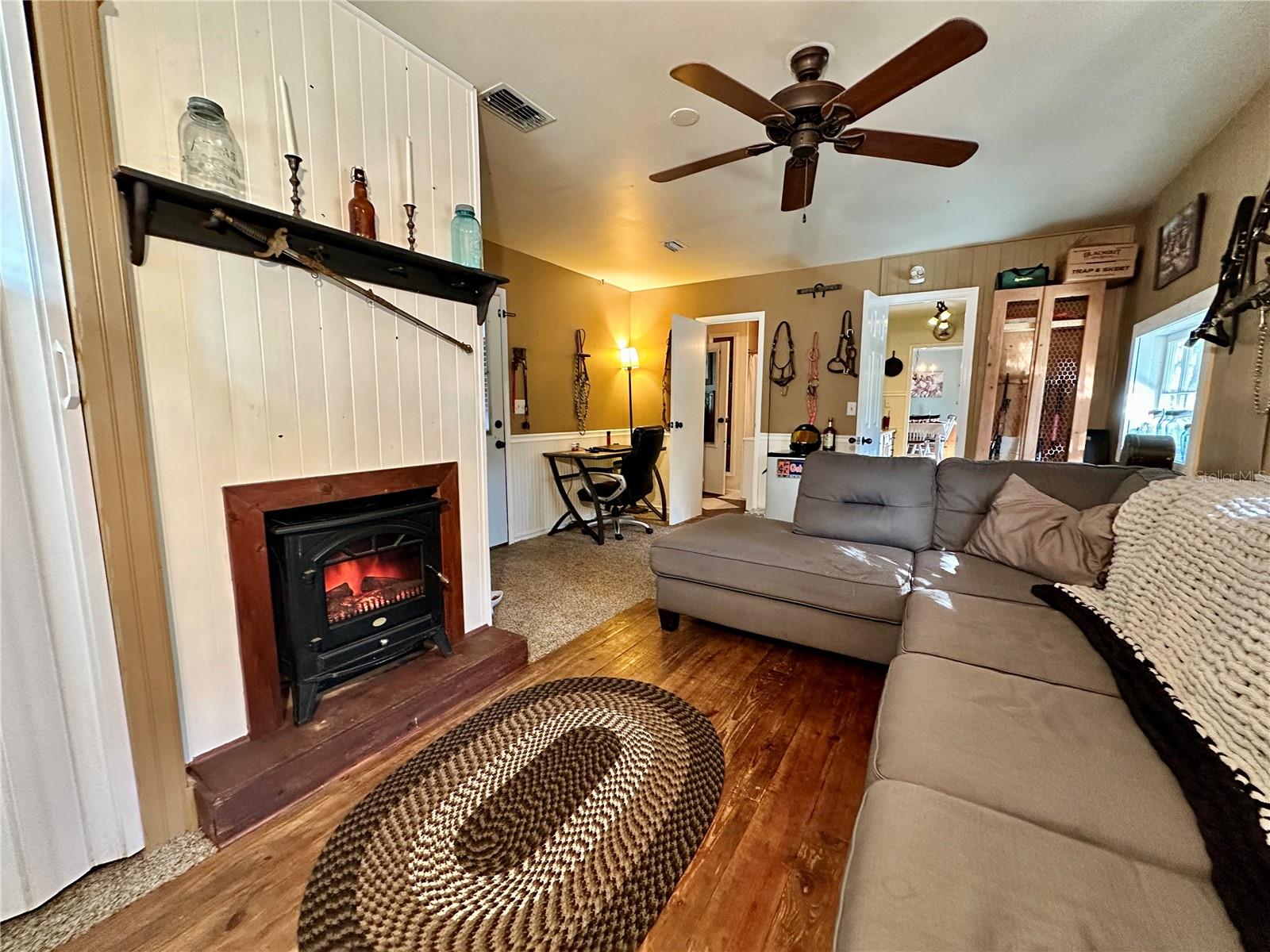 Image 15 of 39 For 13565 38th Avenue