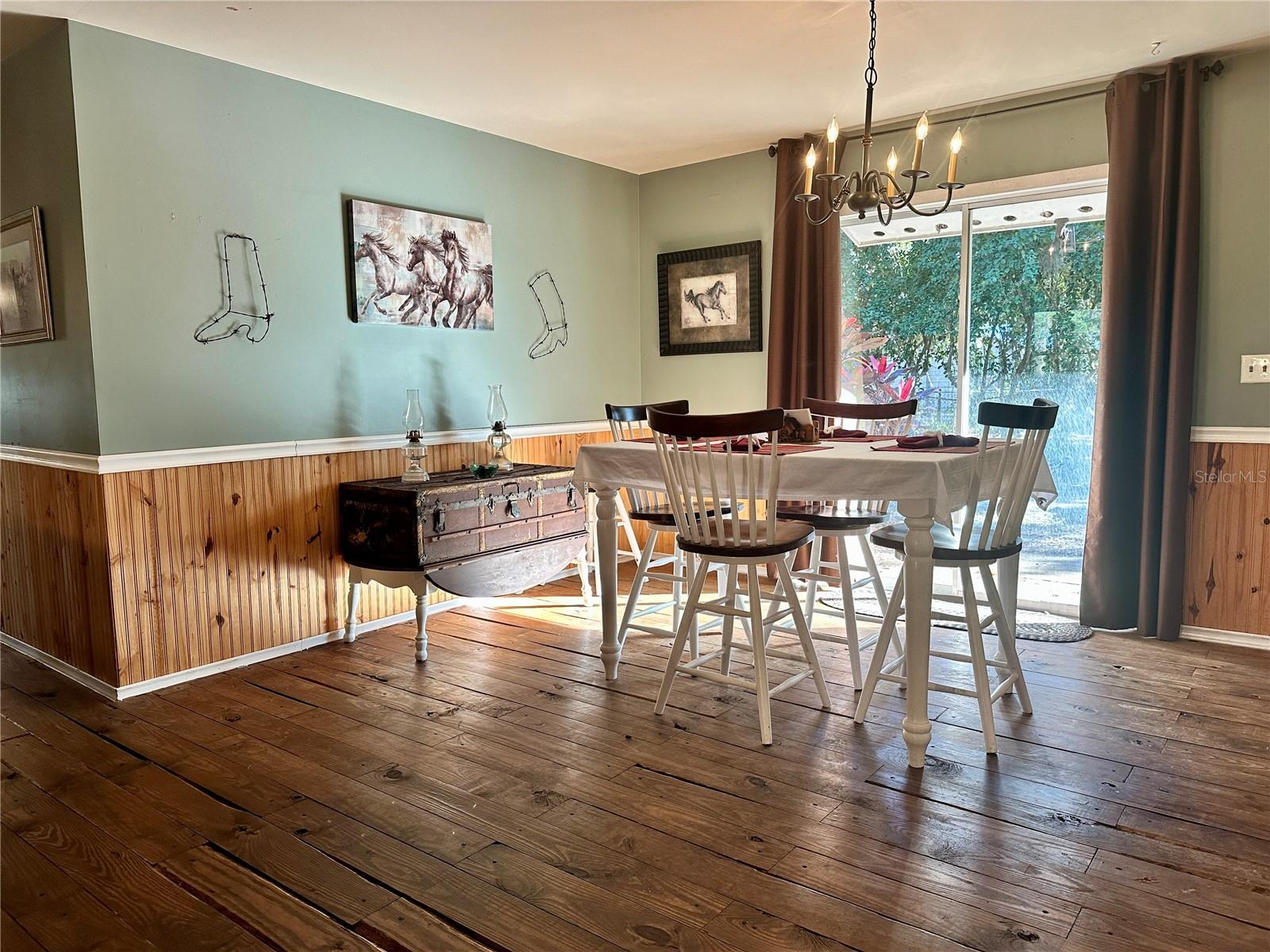 Image 8 of 39 For 13565 38th Avenue