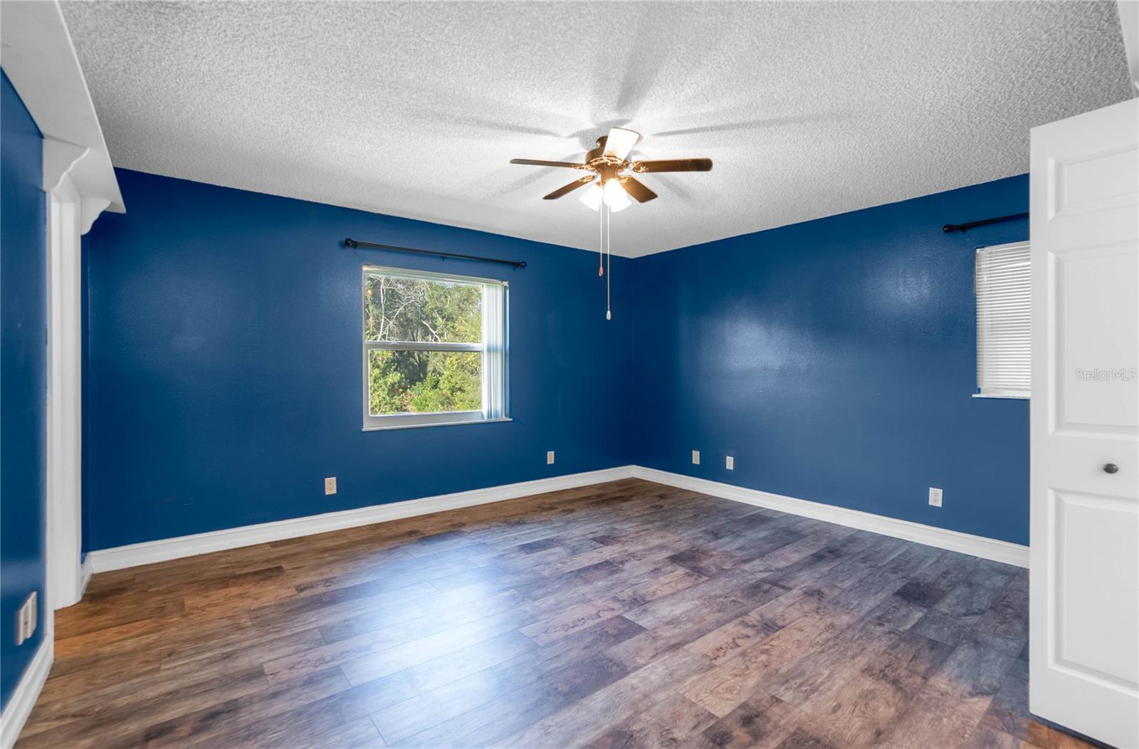 Image 14 of 34 For 102 Peony Street