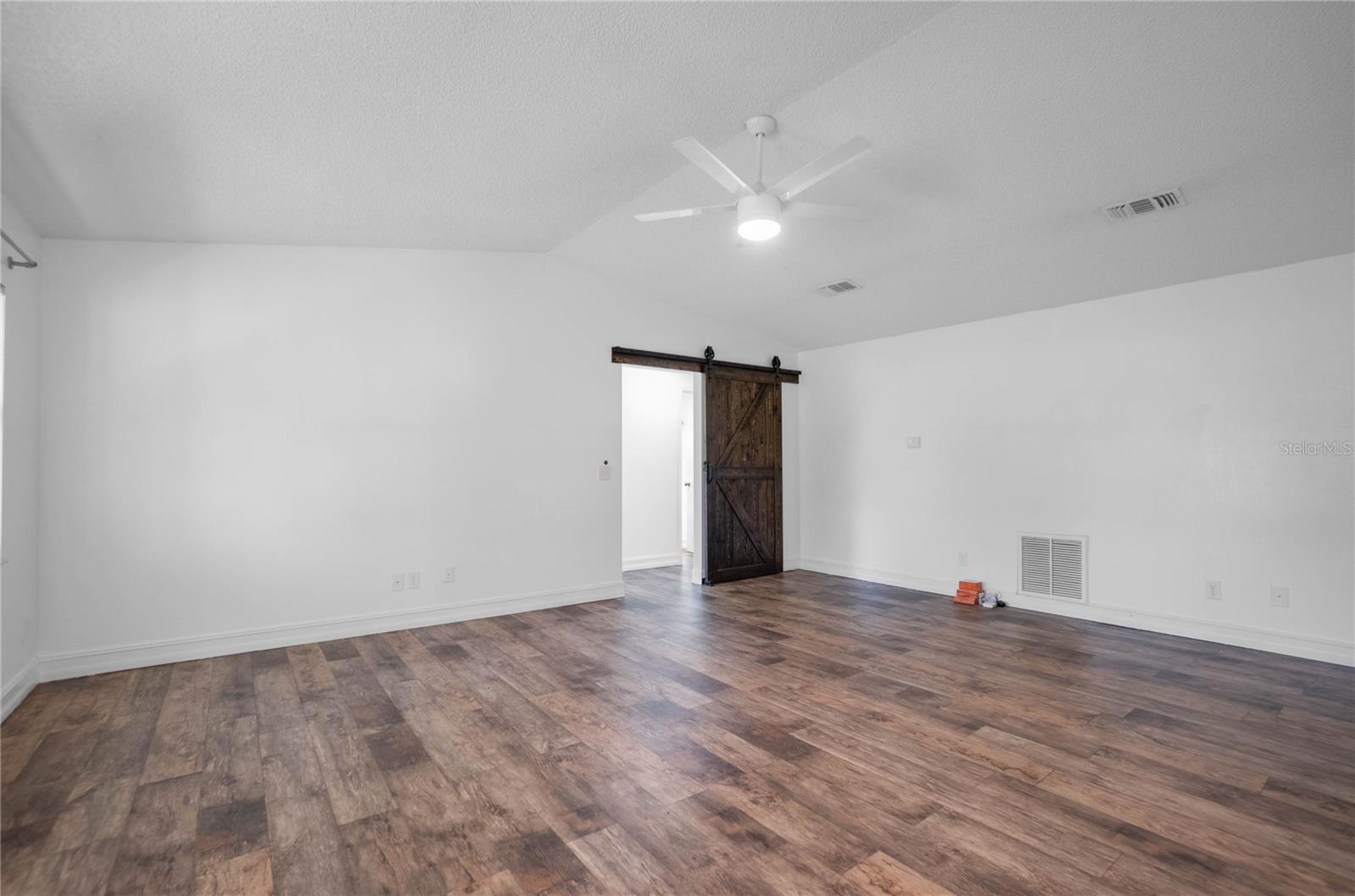 Image 7 of 34 For 102 Peony Street