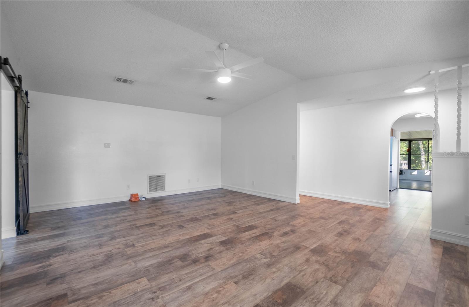 Image 8 of 34 For 102 Peony Street