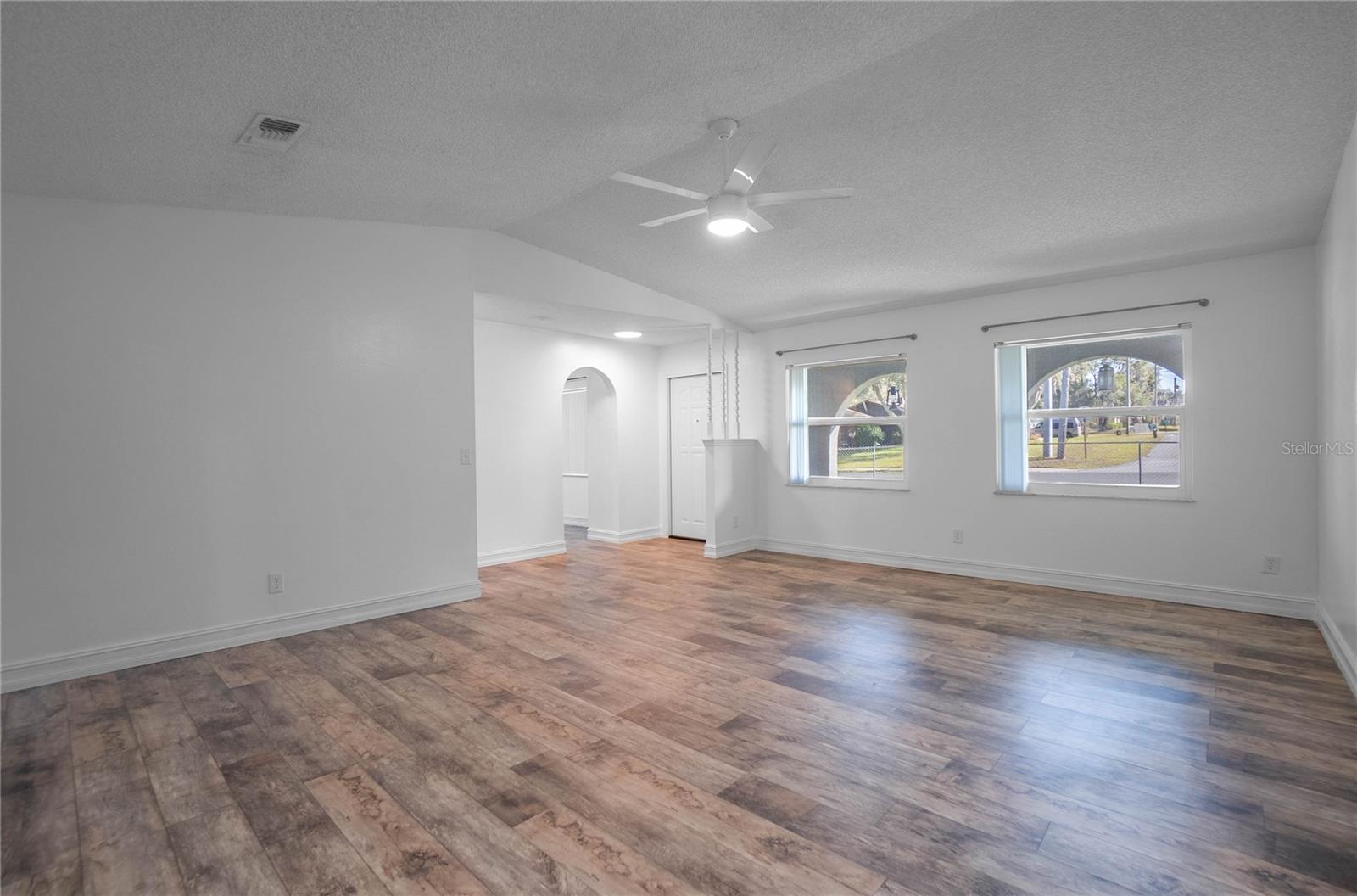 Image 9 of 34 For 102 Peony Street