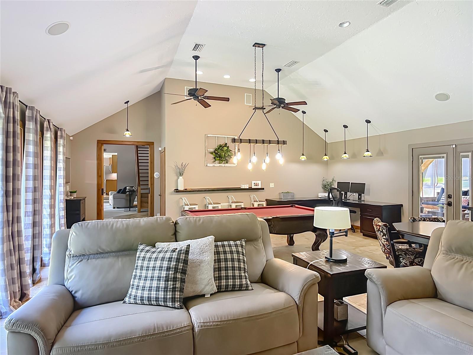 Image 15 of 94 For 4661 7th Avenue Road