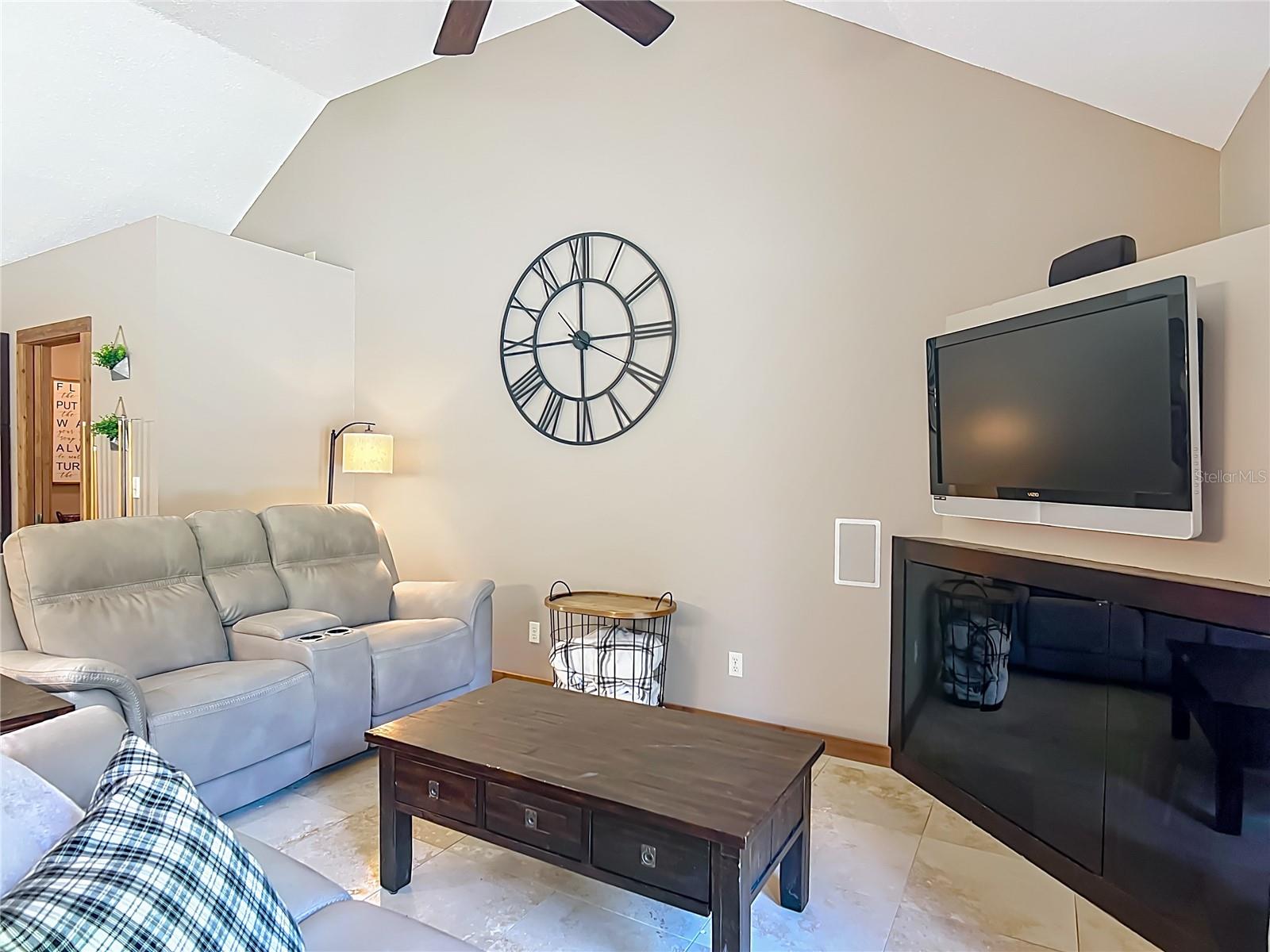 Image 16 of 94 For 4661 7th Avenue Road