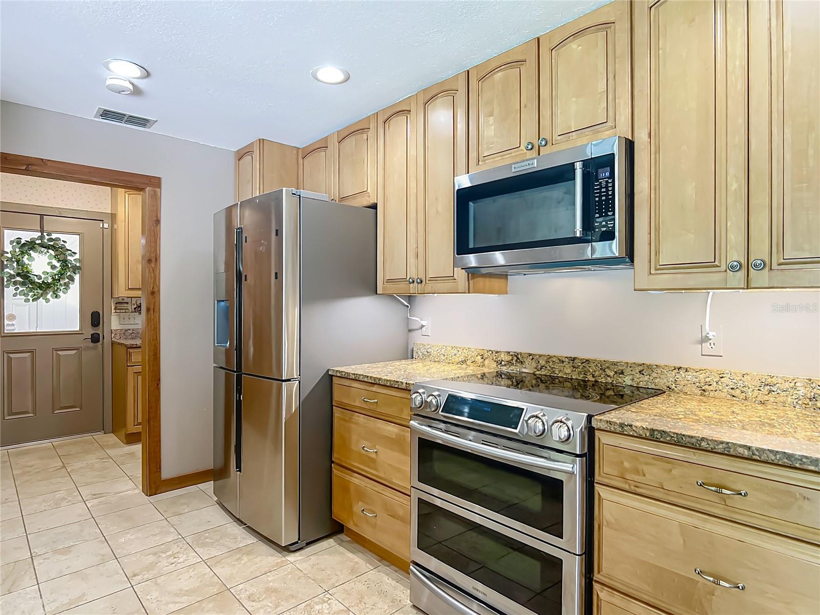 Image 23 of 94 For 4661 7th Avenue Road