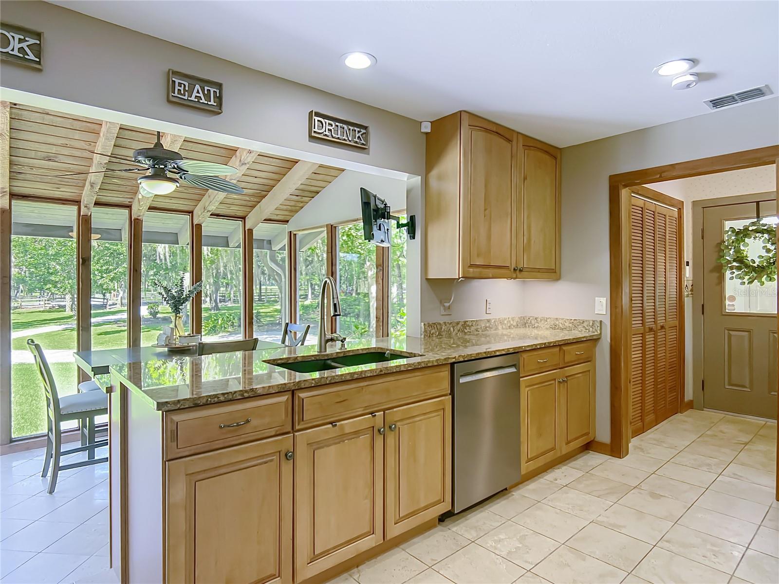 Image 24 of 94 For 4661 7th Avenue Road