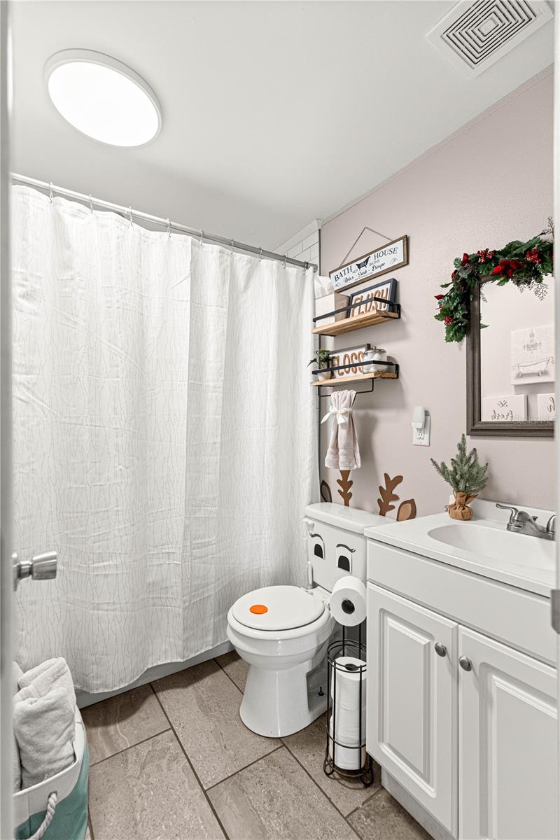 Image 18 of 31 For 11820 92nd Terrace