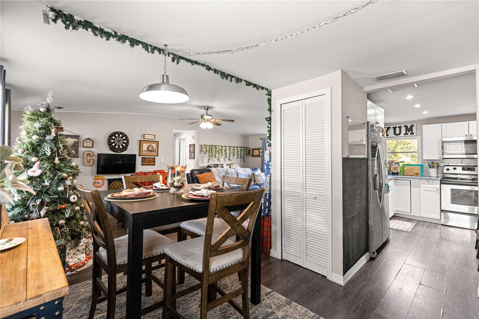 Image 9 of 31 For 11820 92nd Terrace