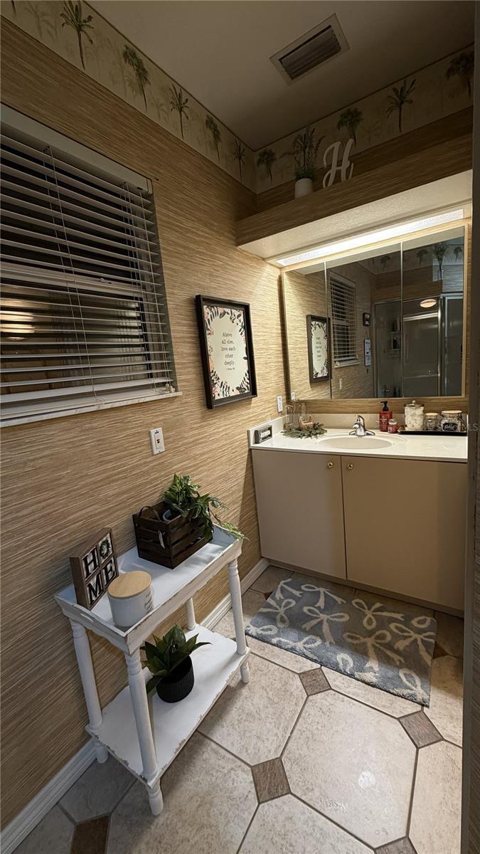 Image 41 of 66 For 434 14th Street A