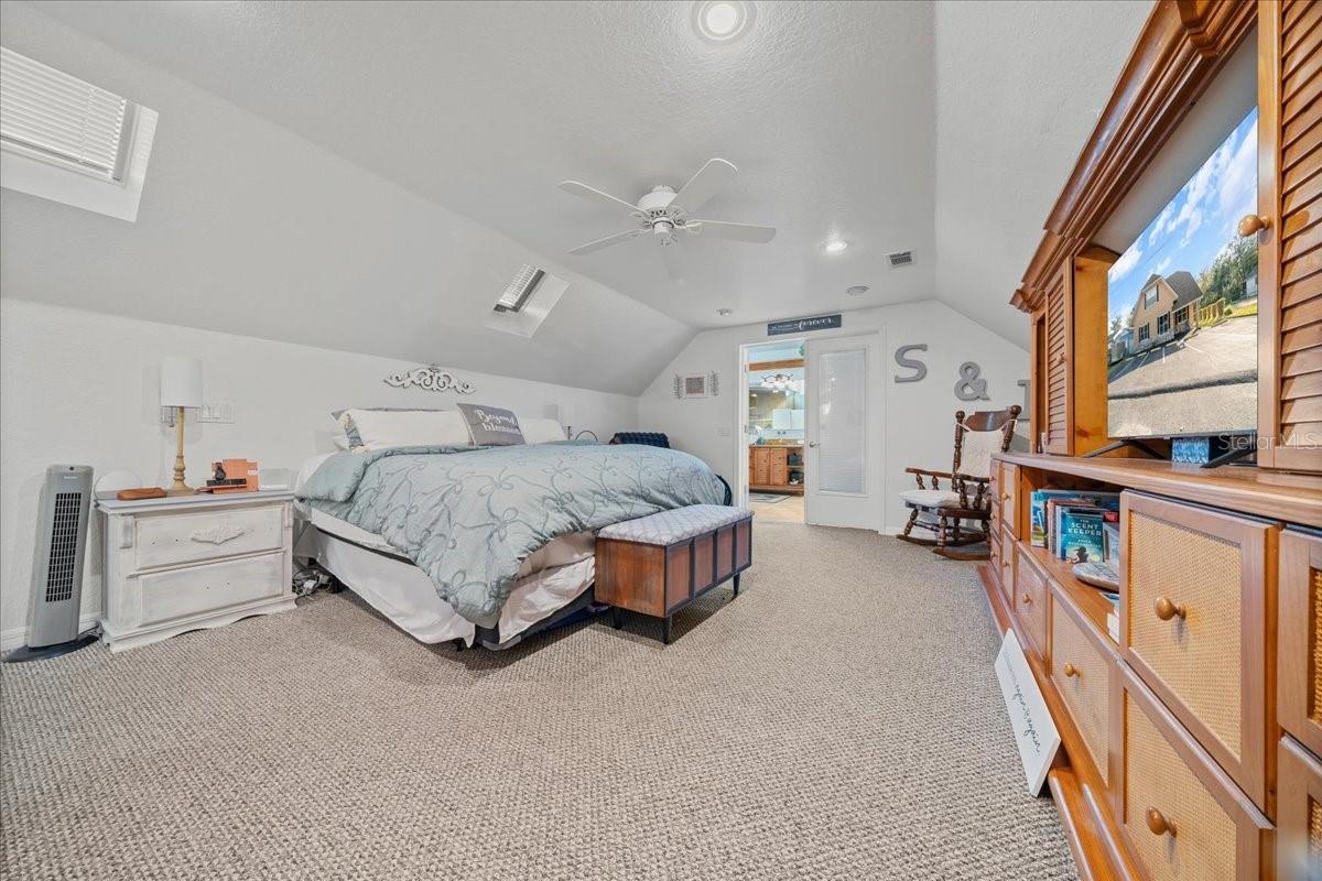 Image 90 of 100 For 434 14th Street A