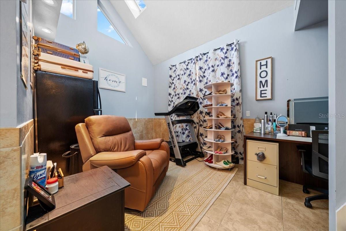 Image 95 of 100 For 434 14th Street A