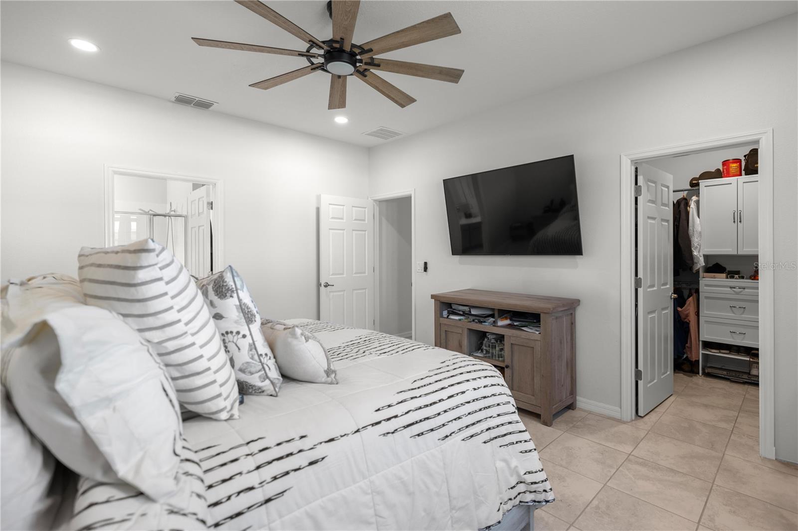 Image 19 of 49 For 7629 63rd Lane Road